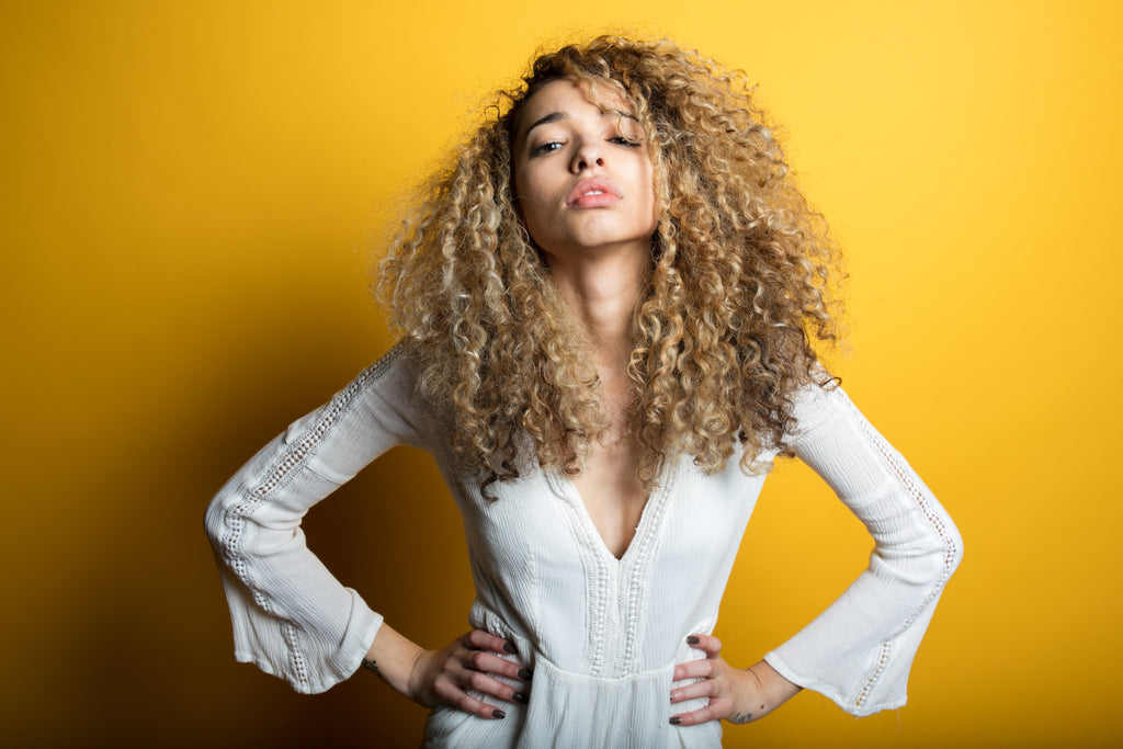 10 NATURAL HEALTHY HAIR HABITS